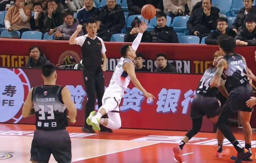 开云分部-虎口拔牙！克里斯缺阵，山东男篮强势逆转：高诗岩3记3分鼎定乾坤