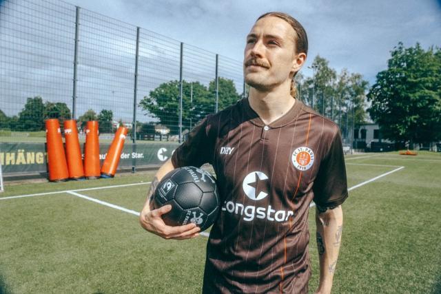 开云团队-澳洲旅欧暗潮涌动：新核登陆德乙 1号国门欲投西甲